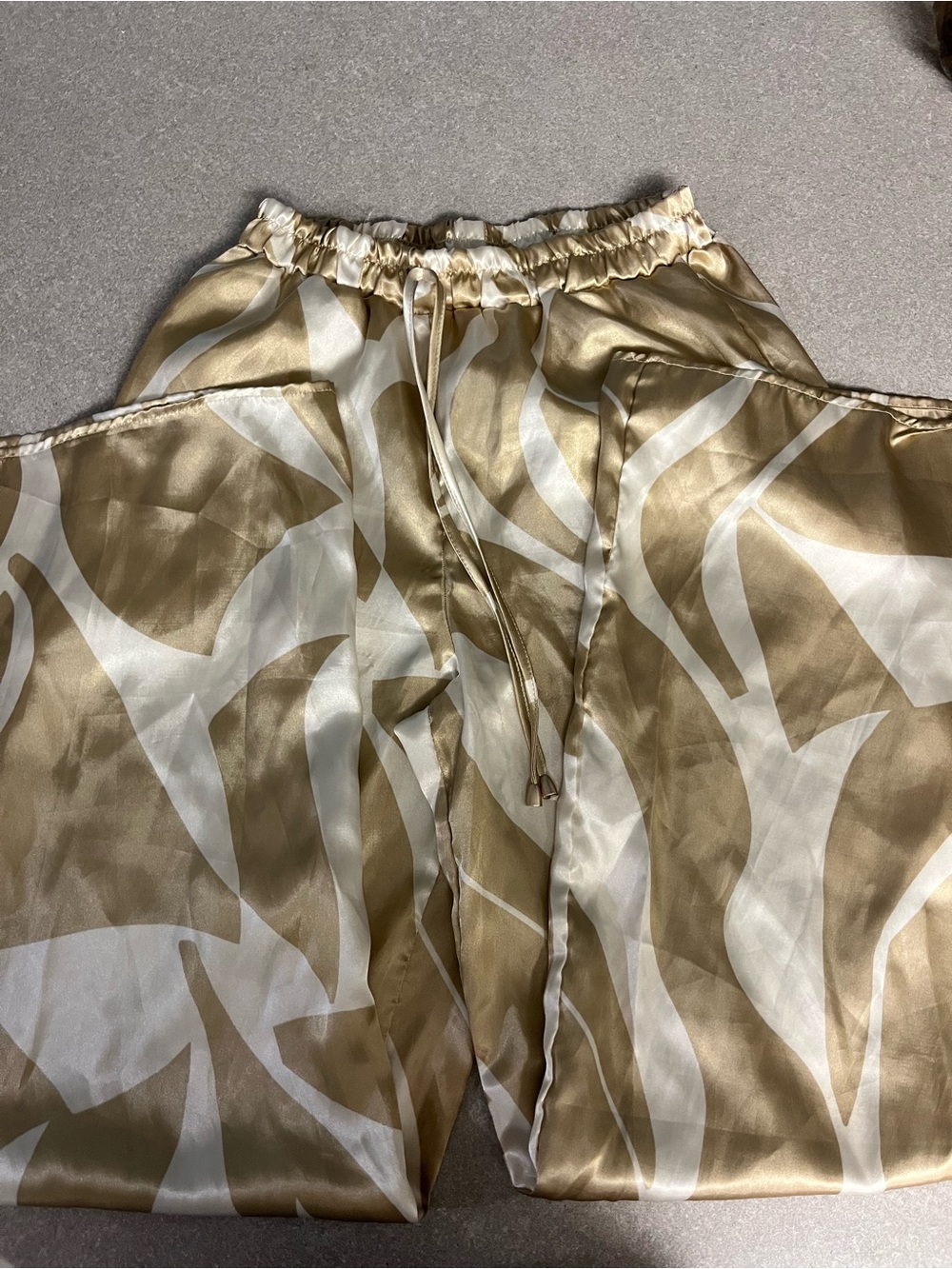 Satin Wide-Leg Drawstring Pants in Champagne & Ivory